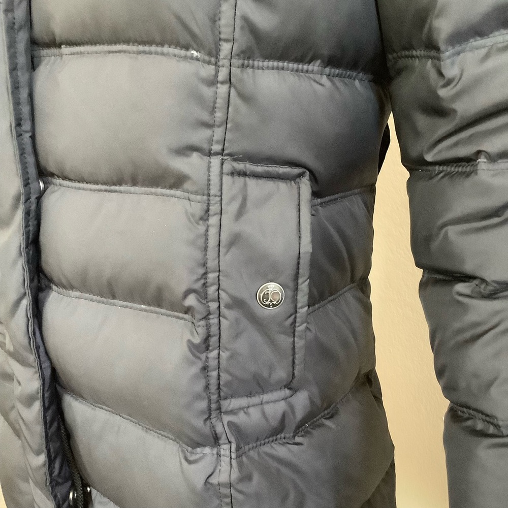 Women's Black Puffer Coat with Faux Fur Hood - Picture 3 of 8